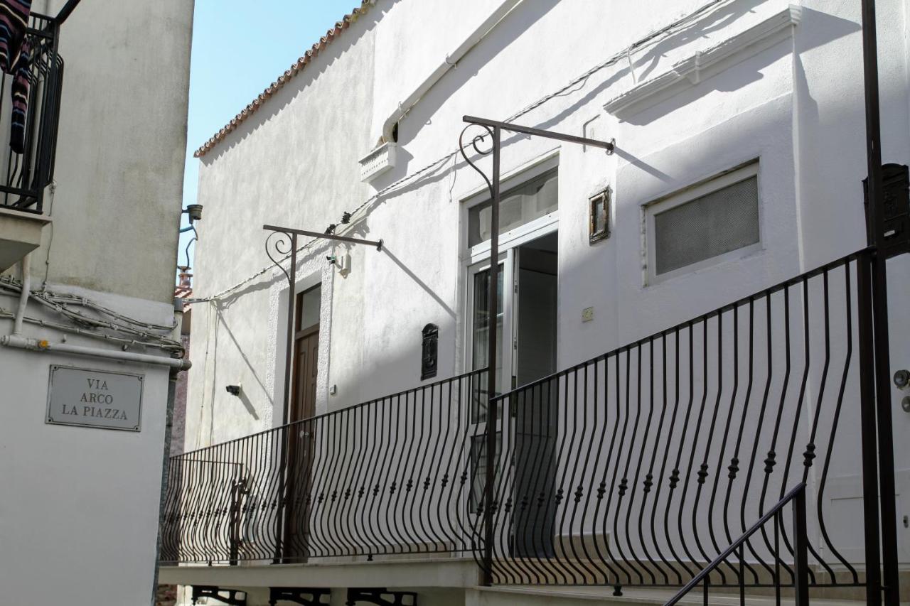 Rooms Dimora Arco - Affitti Brevi Italia Monte SantʼAngelo Buitenkant foto