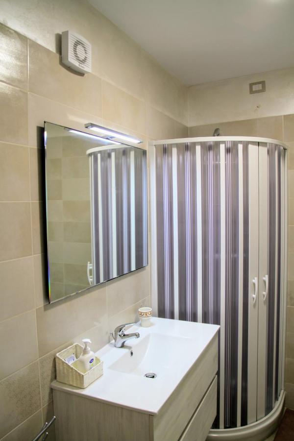 Rooms Dimora Arco - Affitti Brevi Italia Monte SantʼAngelo Buitenkant foto
